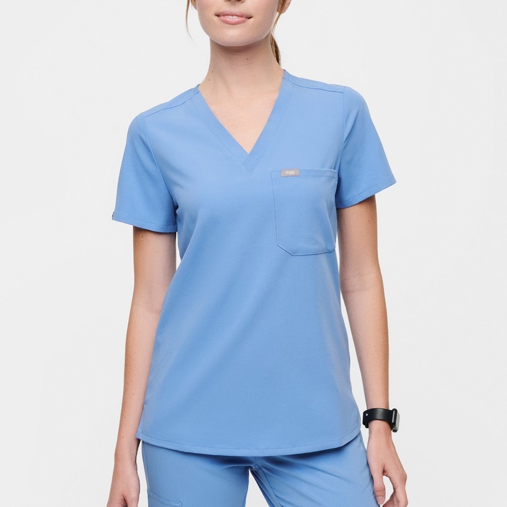 Figs Catarina top in Ceil Blue